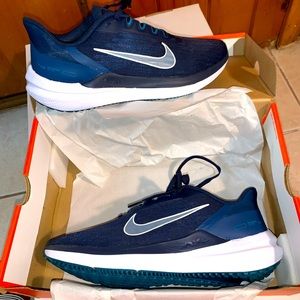 Nike air winflow size 9.5 NWT